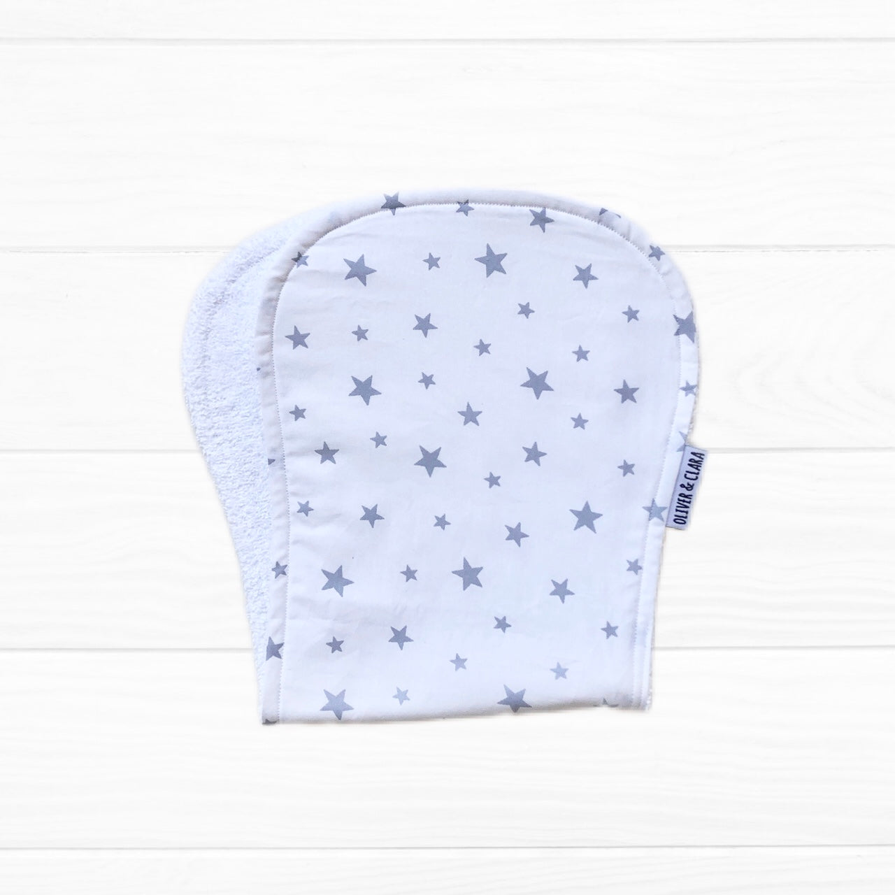 Baby burp estrellas gris