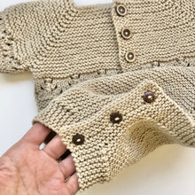 Cargar imagen en el visor de la galería, Enterito 3 meses beige
