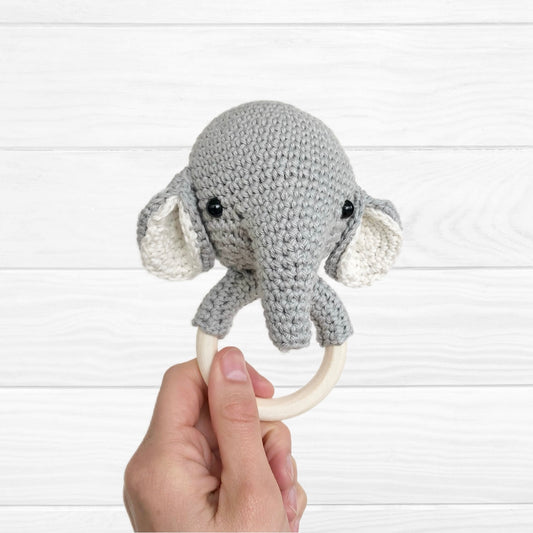 Sonajero amigurumi elefante
