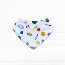 Cargar imagen en el visor de la galería, Babero bandana planetas
