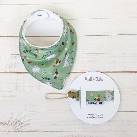 Set babero/ porta chupete "Conejito floral”