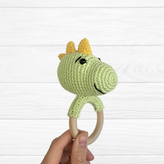 Sonajero amigurumi dinosaurio