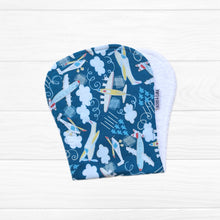 Cargar imagen en el visor de la galería, Baby burp aviones azul
